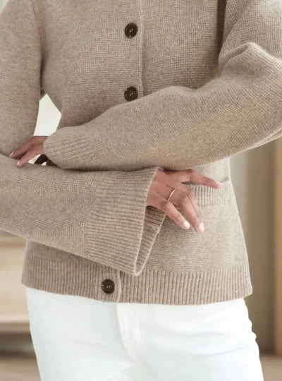 Amber | Warm autumn cardigan with English elegance for women