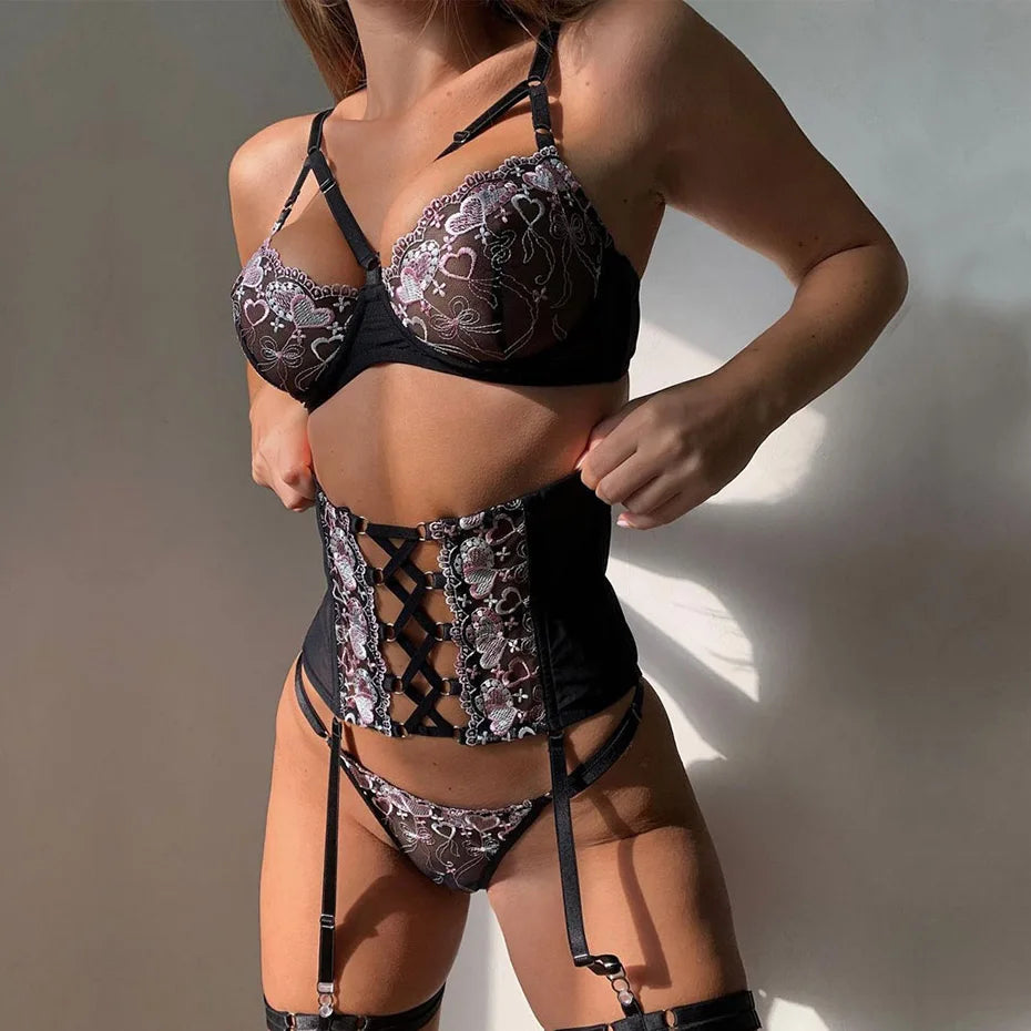 Layla | 3-piece French lingerie set